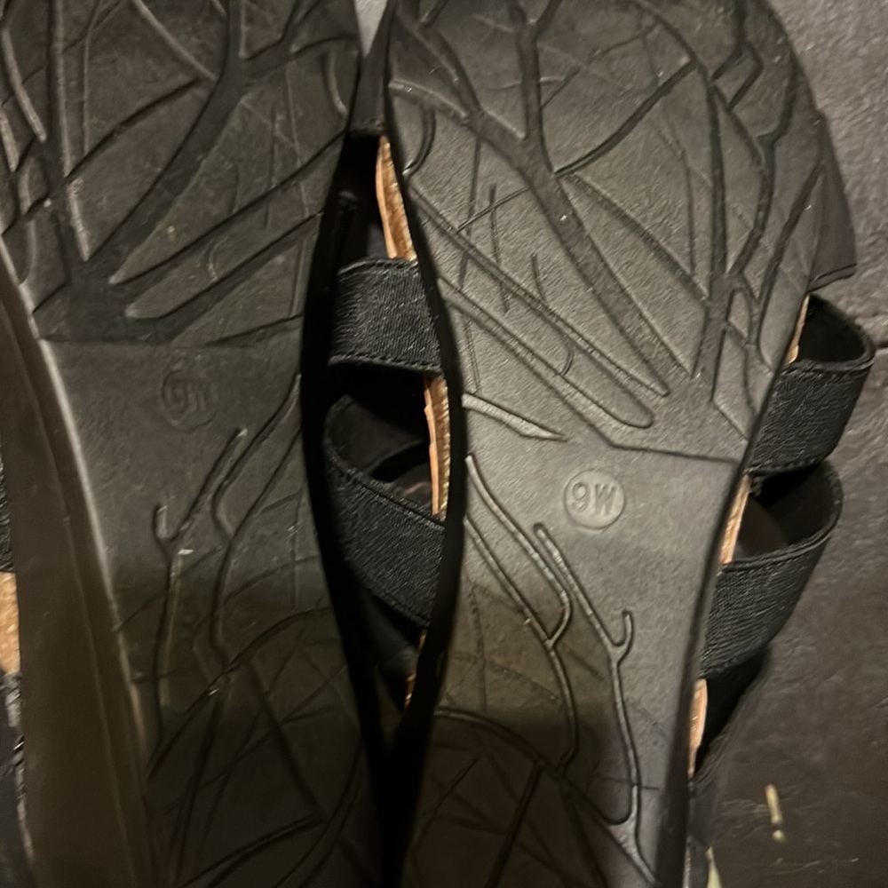 Black Strappy Sandals with Beige Sole - Picture 5 of 5